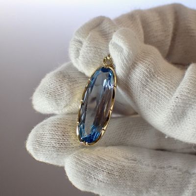 Image 2 of Gold pendant with topaz