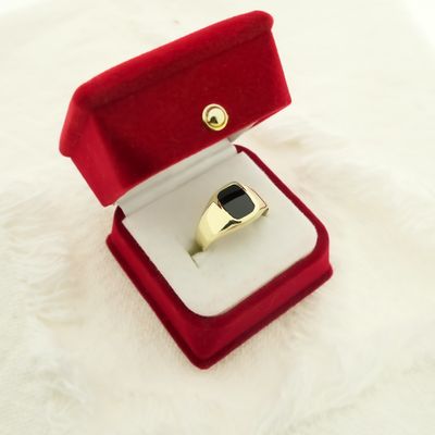 Image 2 of Gold men's signet ring with onyx
