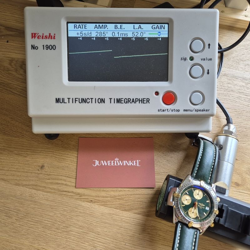 Image 22 of Breitling Chronomat Chronograph 'Racing Green' B13048; Automatic men's watch