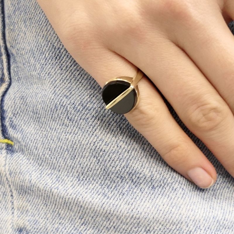 Image 9 of Gold ring with onyx