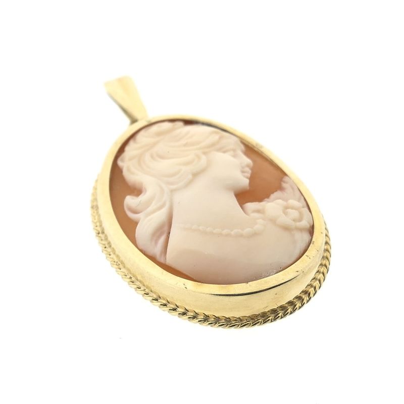 Image 4 of Vintage gold pendant with cameo