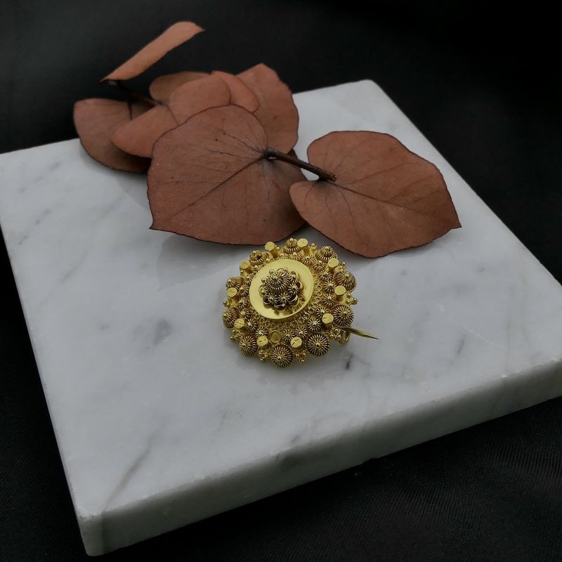 Image 5 of Vintage gold brooch with Zeeland buttons