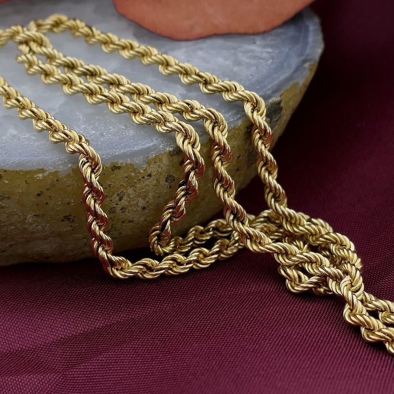 Image 2 of Gold twisted link chain
