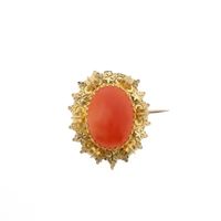 Vintage/antique gold brooch with filigree technique and blood coral