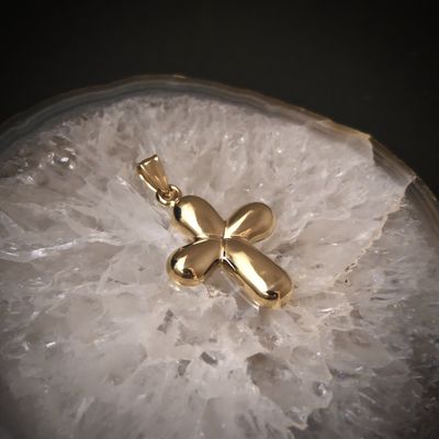 Image 2 of Gold pendant of a cross