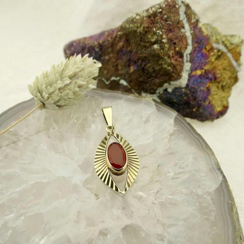 Image 2 of Vintage gold pendant with carnelian.