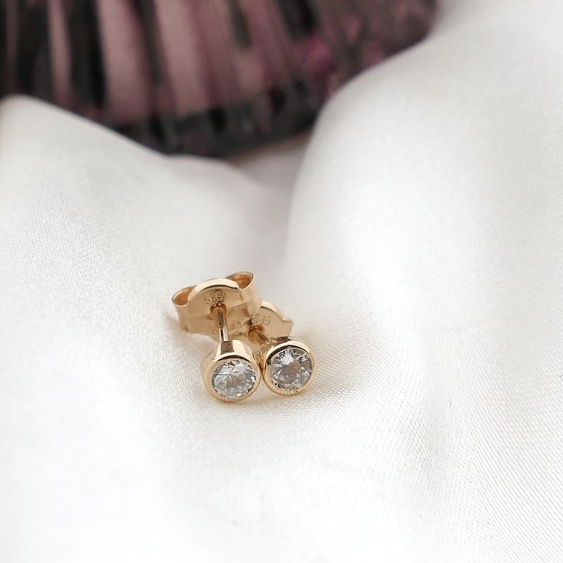 Image 2 of Rose gold stud earrings with zirconia | Blush