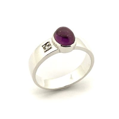 Image 1 of Silver solitaire ring with an oval cut amethyst stone