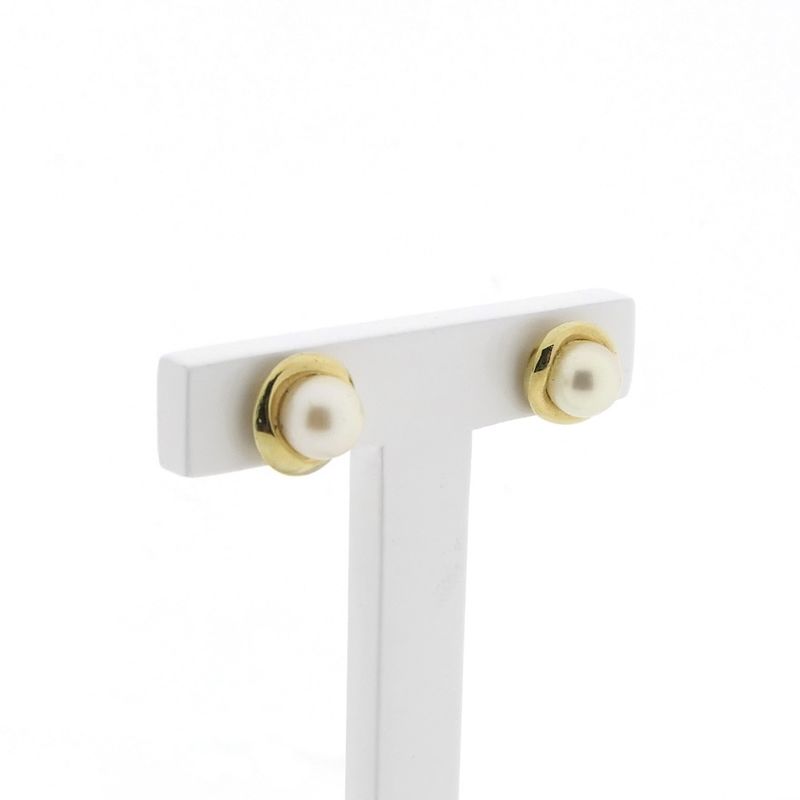 Image 3 of Gold stud earrings with pearl