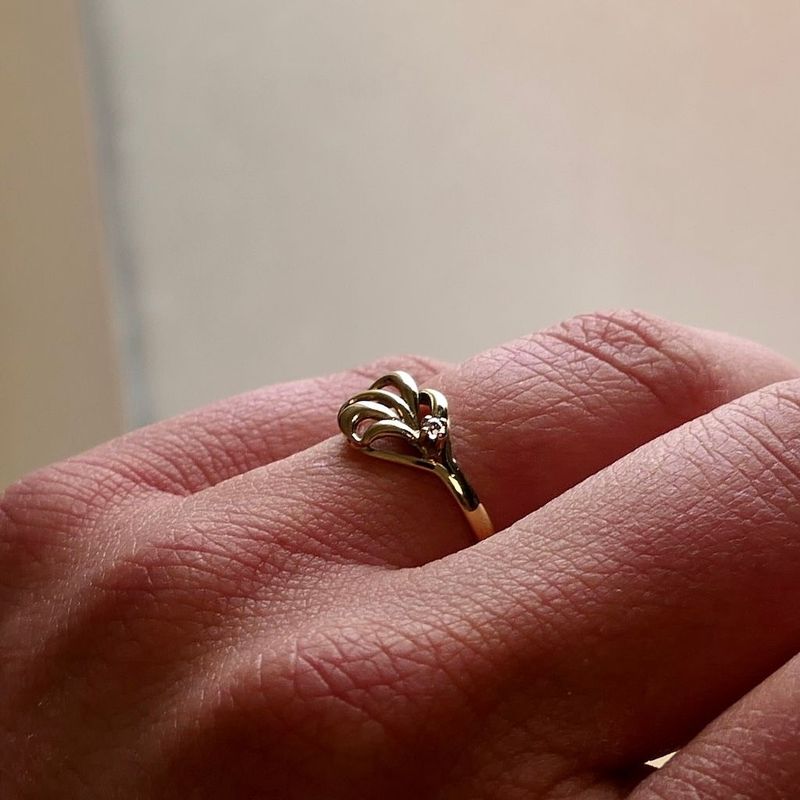 Image 7 of Gold ring with zirconia