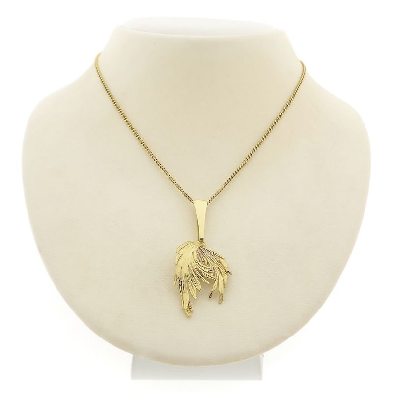 Image 8 of Gold pendant of two wings