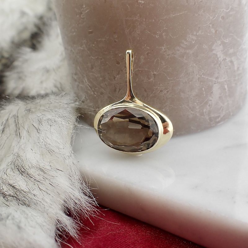 Image 3 of Gold design pendant with smoky quartz