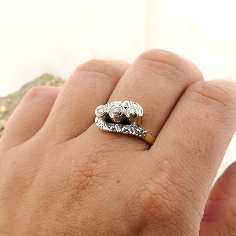 Image 4 of Bicolor Gold Ring with Diamond; 0.19 ct.