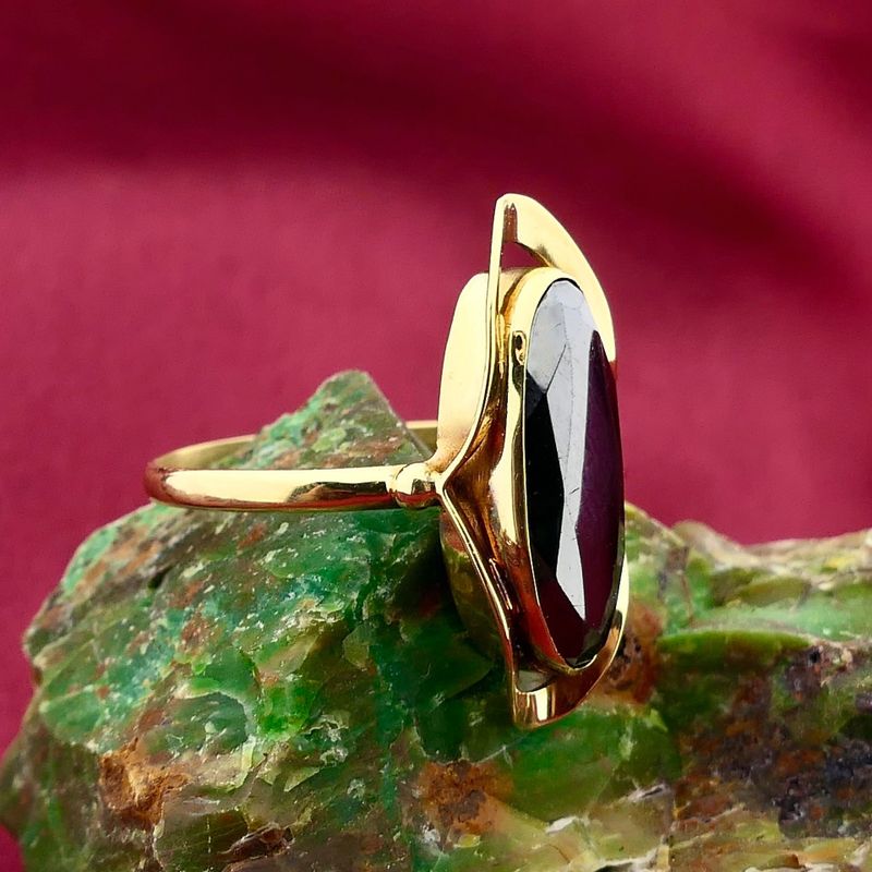 Afbeelding 2 van Gouden ring met hematiet