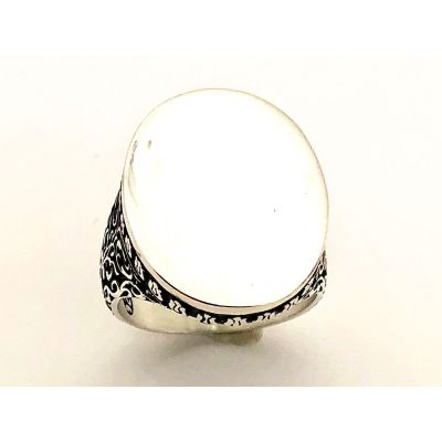 Image 2 of Silver signet ring in 'baroque' style