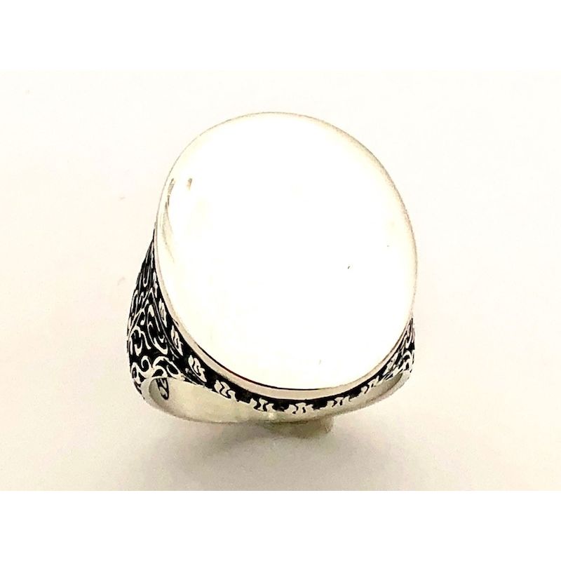 Image 2 of Silver signet ring in 'baroque' style