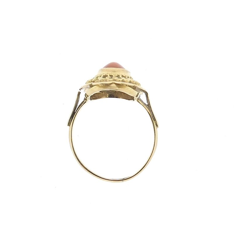 Image 4 of Vintage gold ring with red coral