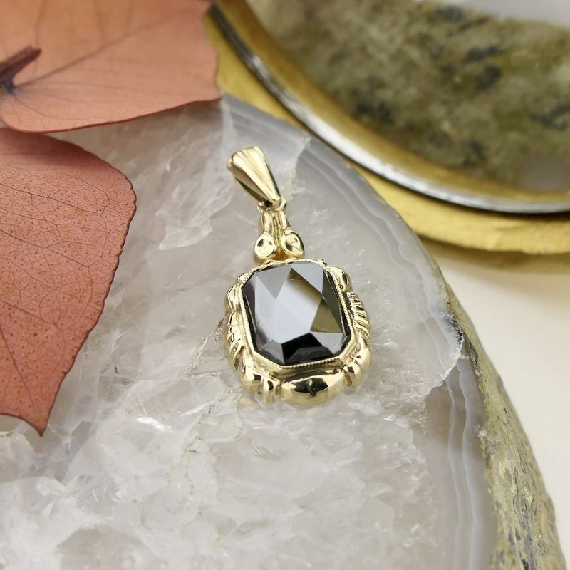 Image 2 of Gold pendant with hematite