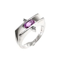 White gold ring with pink sapphire and diamond; 0.06 ct.