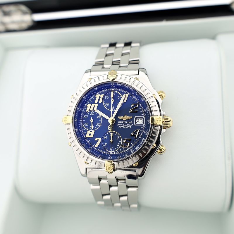Image 15 of Breitling Chronomat B13050.1; Gold/steel men's watch