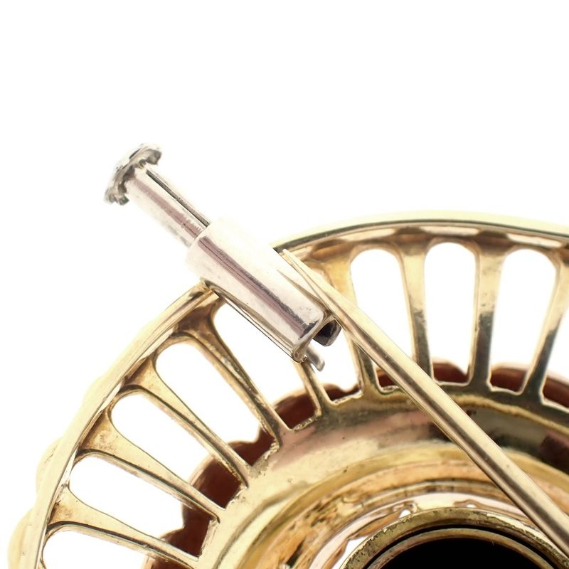 Image 4 of Two-tone gold brooch with garnet stone