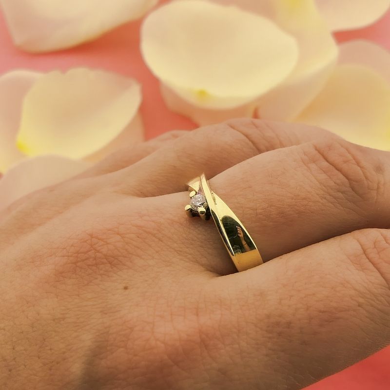 Image 5 of Gold solitaire ring with zirconia