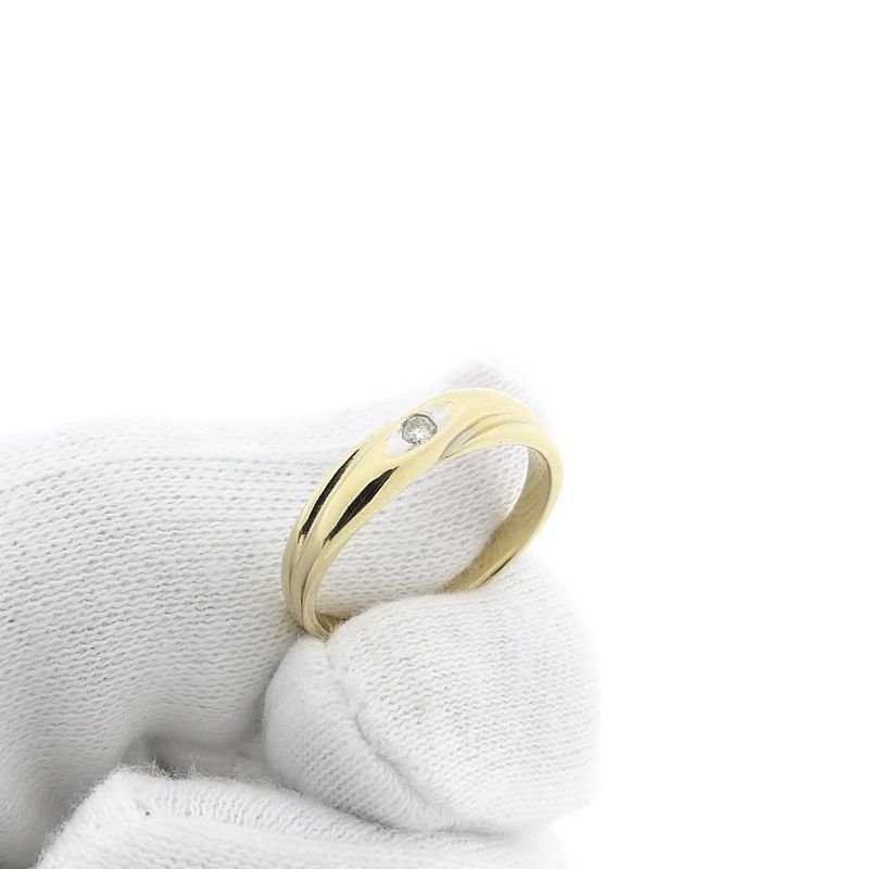 Image 9 of Gold solitaire ring with diamond; 0.04 ct.