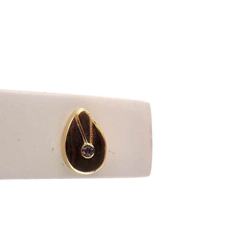 Image 2 of Gold stud earrings with zirconia