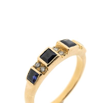 Image 2 of Gold ring with sapphire and diamond; 0.03 ct.