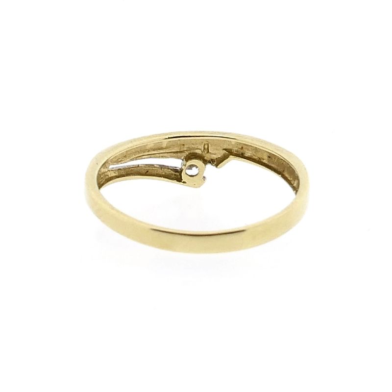 Image 4 of Gold Ring with Zirconia; 14 Carat; Size 18.25