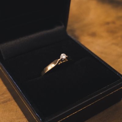 Image 2 of Gold solitaire ring with diamond | 0.07 ct.