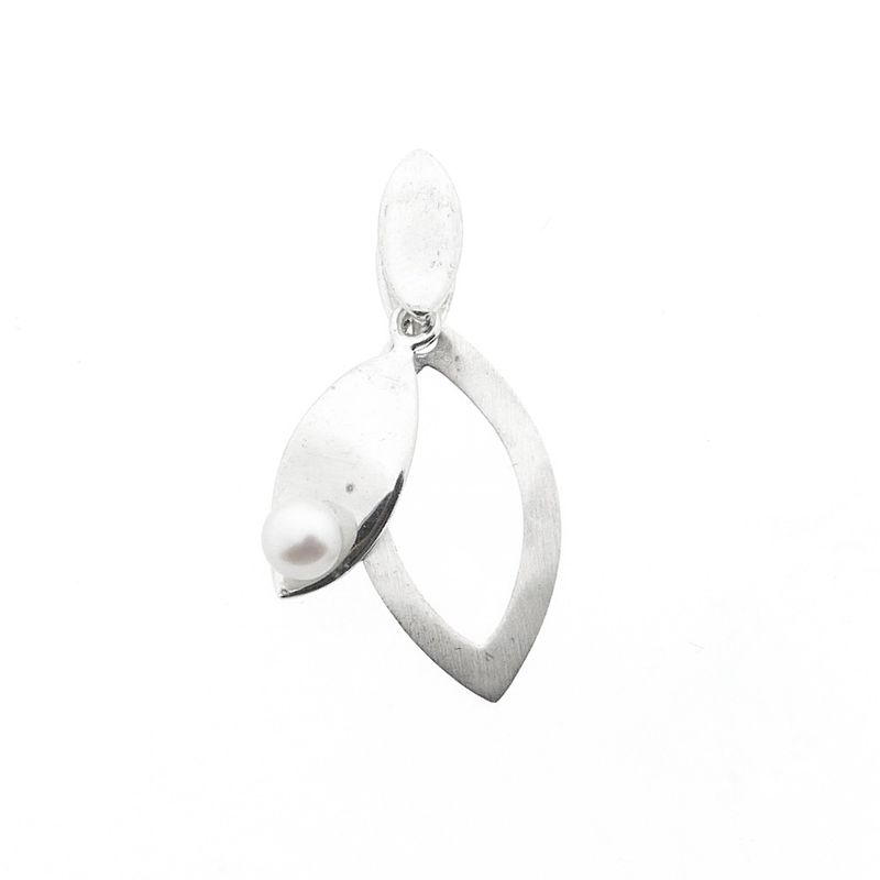 Image 5 of Silver pendant with pearl