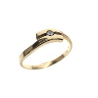 Gold ring set with diamond