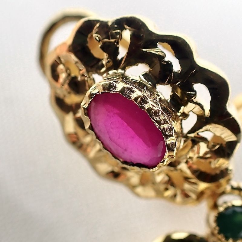 Image 6 of 18 carat gold oriental earrings with ruby ​​and emerald