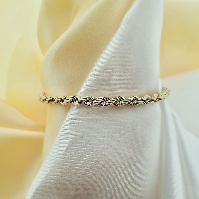 Image 7 of Gold twisted link bracelet | 20.5 cm