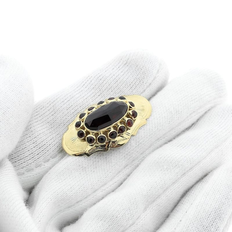 Image 7 of Vintage gold brooch with garnet