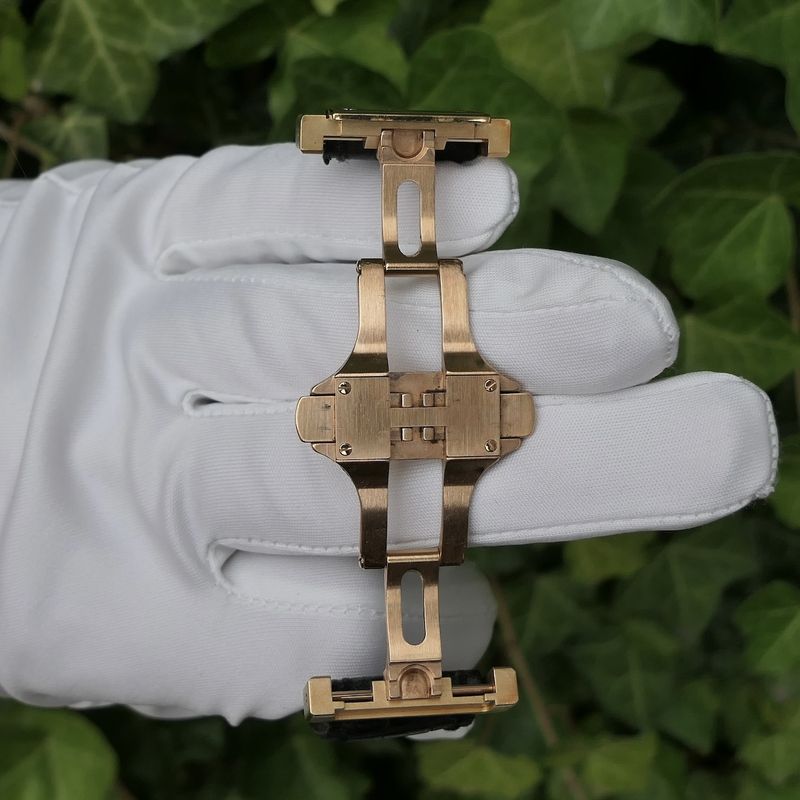 Image 28 of Cartier Santos 100 XL Automatic 2732 - W20071Y1; 18k gold watch with diamond setting