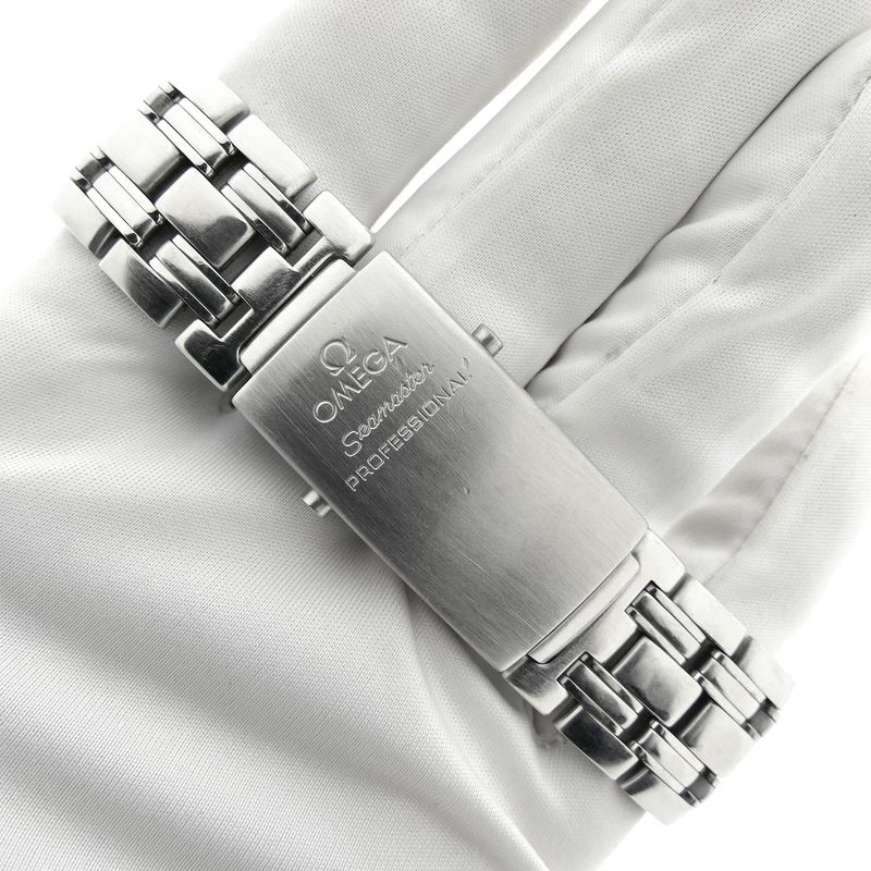 Image 7 of Omega Seamaster 300m 'James Bond' 2221.80.00; Men's diving watch