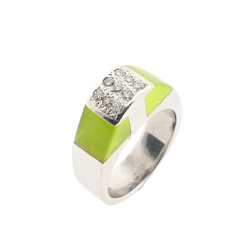 Image 1 of White gold ring with chrysoprase and diamonds; 0.27 ct.