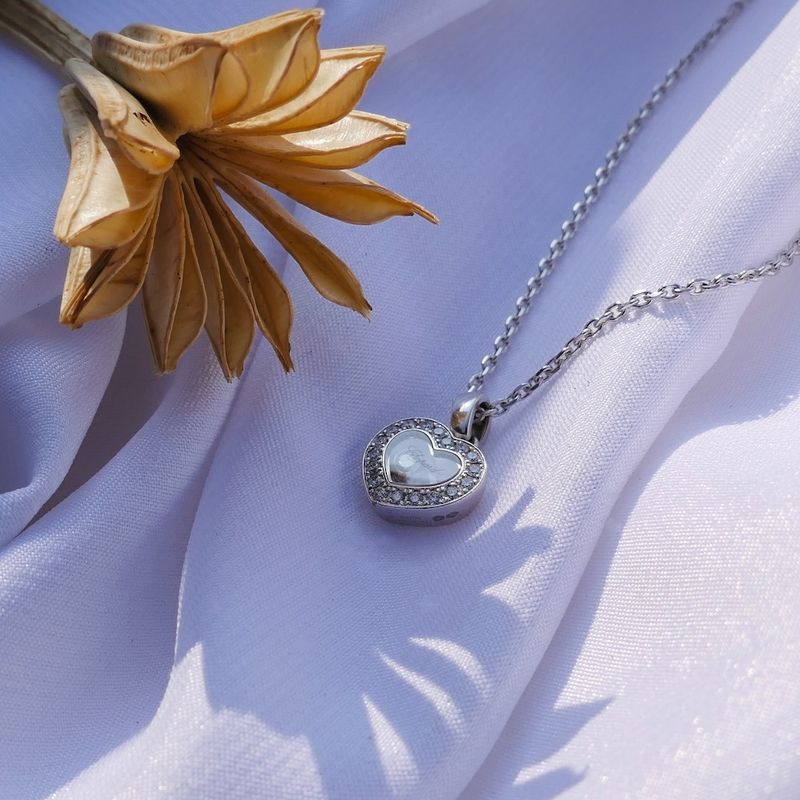 Image 2 of 18K white gold necklace with 0.19 ct. diamond | Chopard