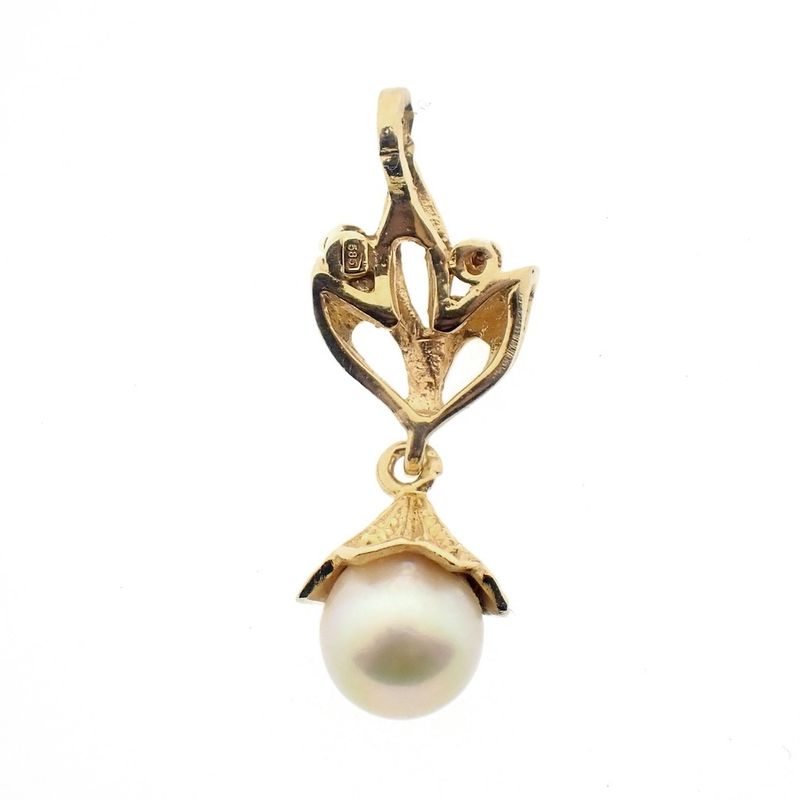 Image 8 of Gold pendant set with pearl and zirconia