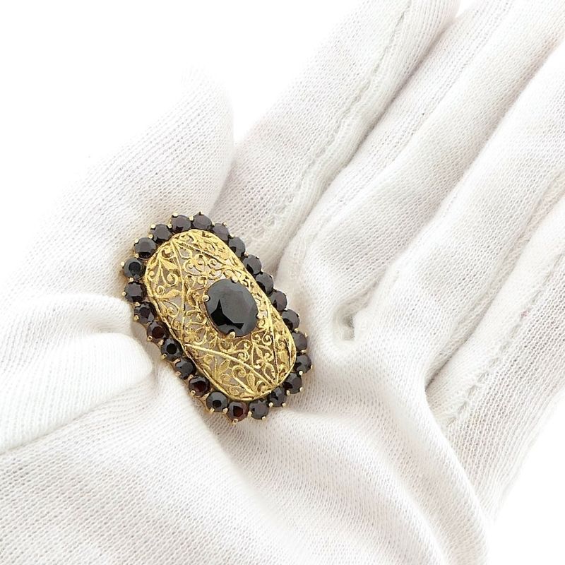 Image 9 of Antique gold brooch with garnet