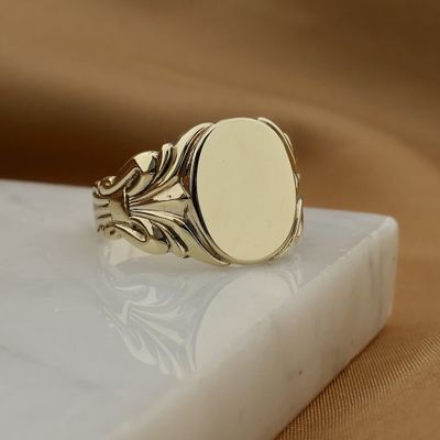 Vintage gold signet ring | Men Image 2 of Vintage gold signet ring | Men