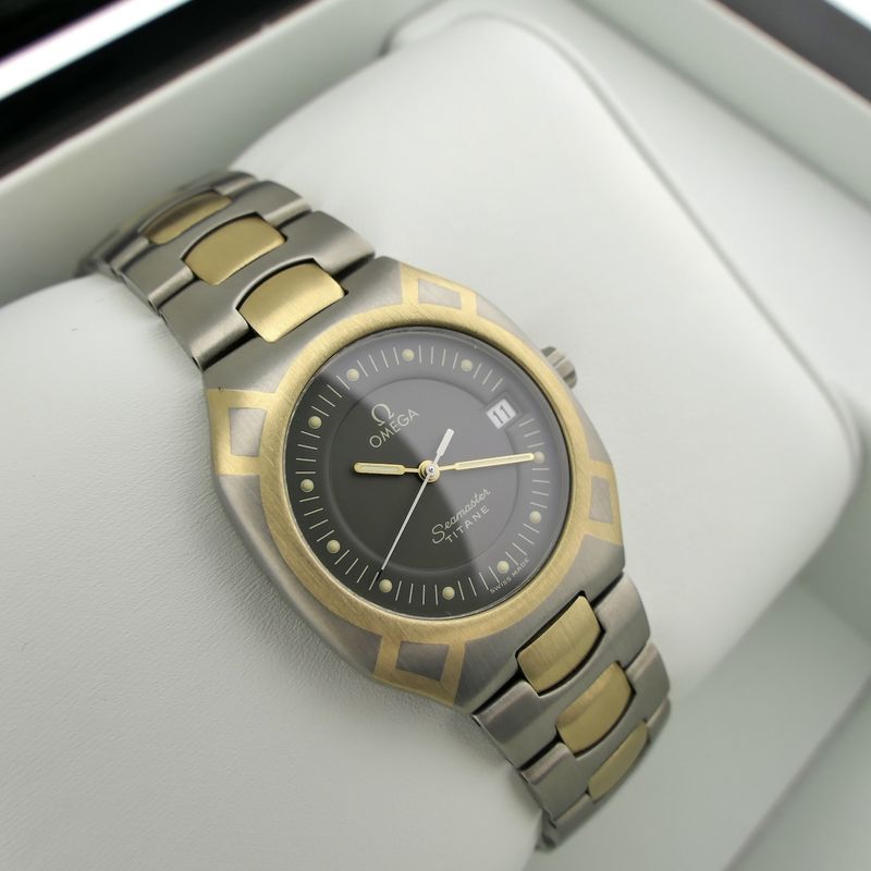 Image 21 of Omega Seamaster Polaris 3960981; 18k gold & titanium watch
