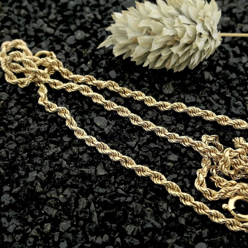 Image 2 of Gold twisted link chain
