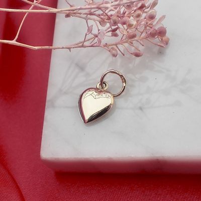 Image 2 of Gold pendant of a heart