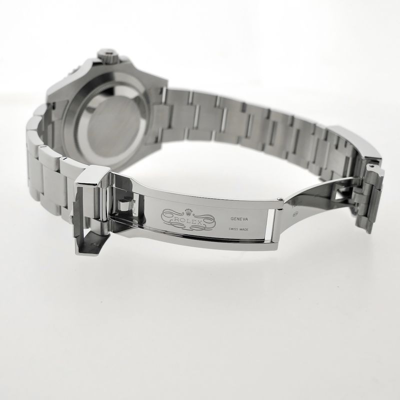 Image 15 of Rolex Submariner 'No-Date' 124060; Automatic men's diving watch