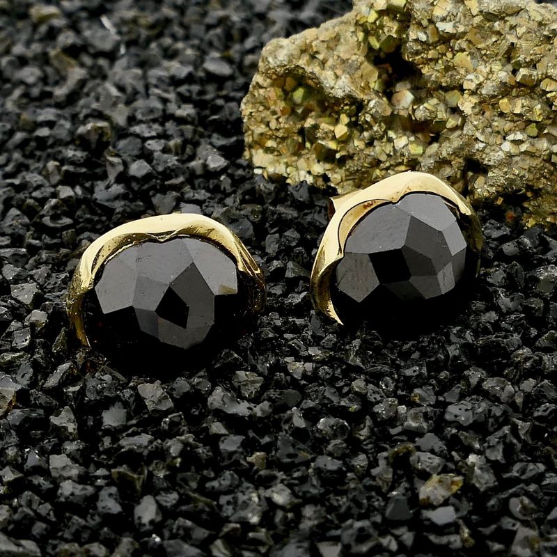 Image 2 of Gold Earrings with Garnet