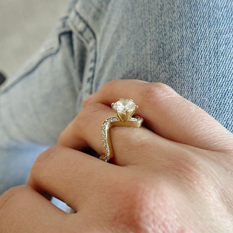Image 5 of 18 carat gold cocktail ring set with zirconia