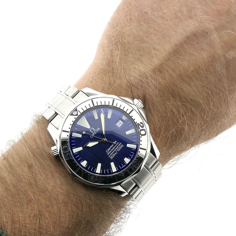 Image 9 of Omega Seamaster 300m 'Electric Blue' 2255.80.00; Automatic men's diving watch